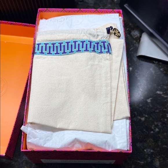 Tory Burch Black Miller Cloud Sandals, NWT Size 9 - Picture 4 of 5